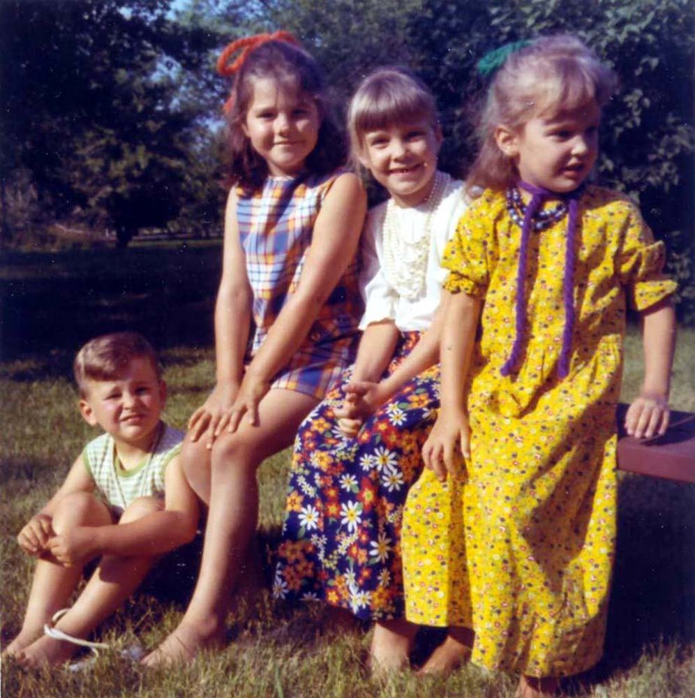 sm7106Mike, Linda, Sara, & Drue.jpg